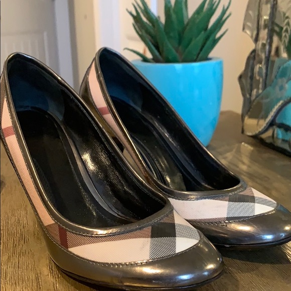 Preloved BURBERRY heels✨ - Picture 2 of 4